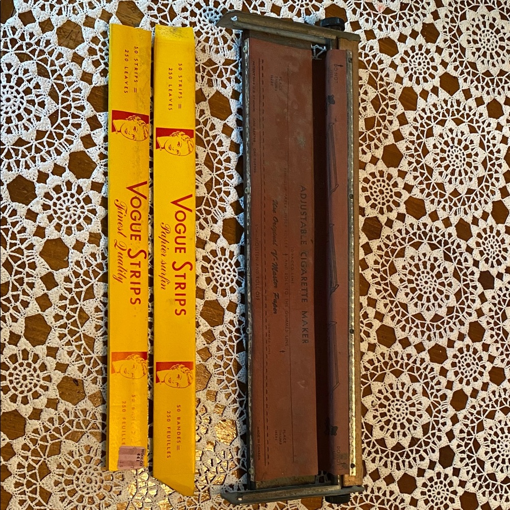 Vintage v-master cigarette maker